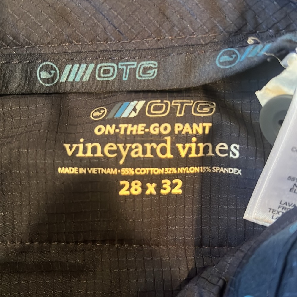 Vineyard Vines Lightweight Performance On-The-Go … - image 3